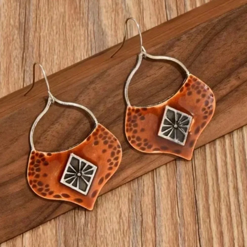 NWT Vintage Style Bohemian Copper Tone and Silver Tone Pierced Earrings!